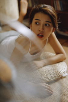 一男一女打扑克